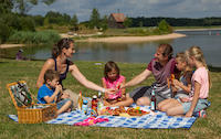 Landkreis Roth Picknick am Rothsee 1